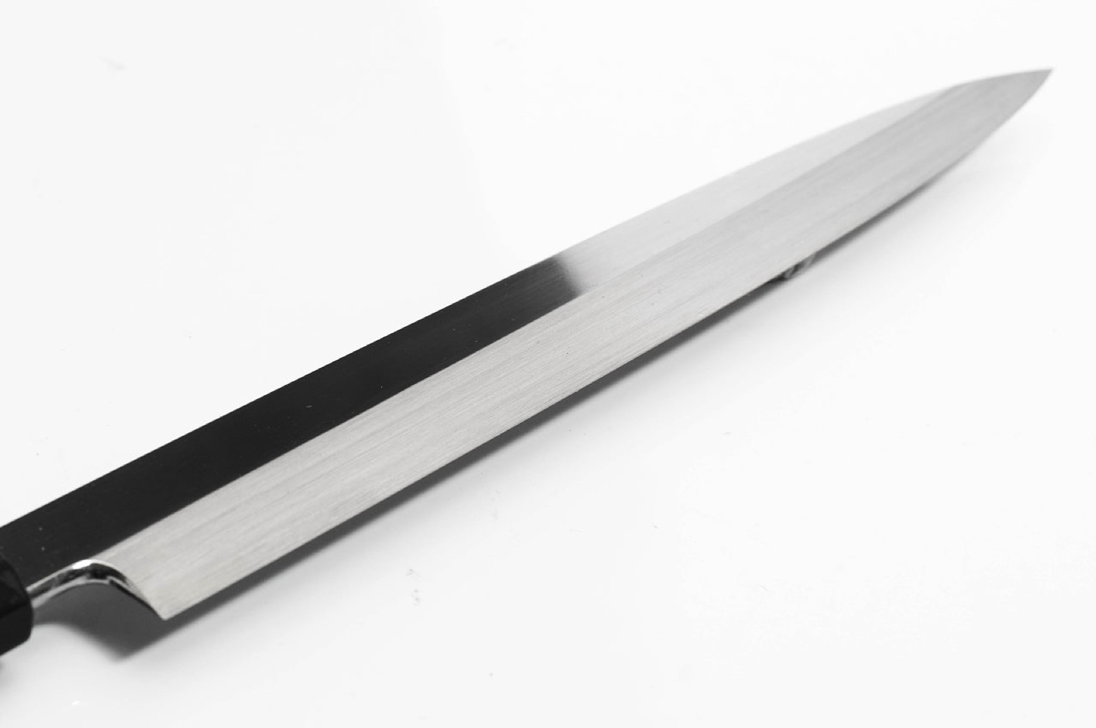 Faca de Cozinha Japonesa Yanagiba (sashimi) 270mm — Sakai Ichimonji, aço inox VG10 espelhado, cabo de ébano, com bainha — imagem 2